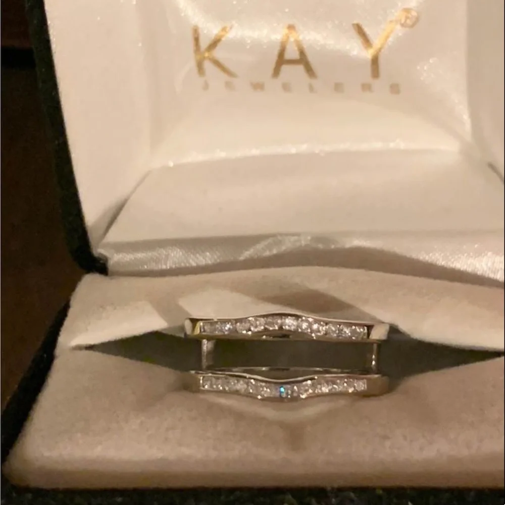 Wedding ring. - Picture 3 of 6